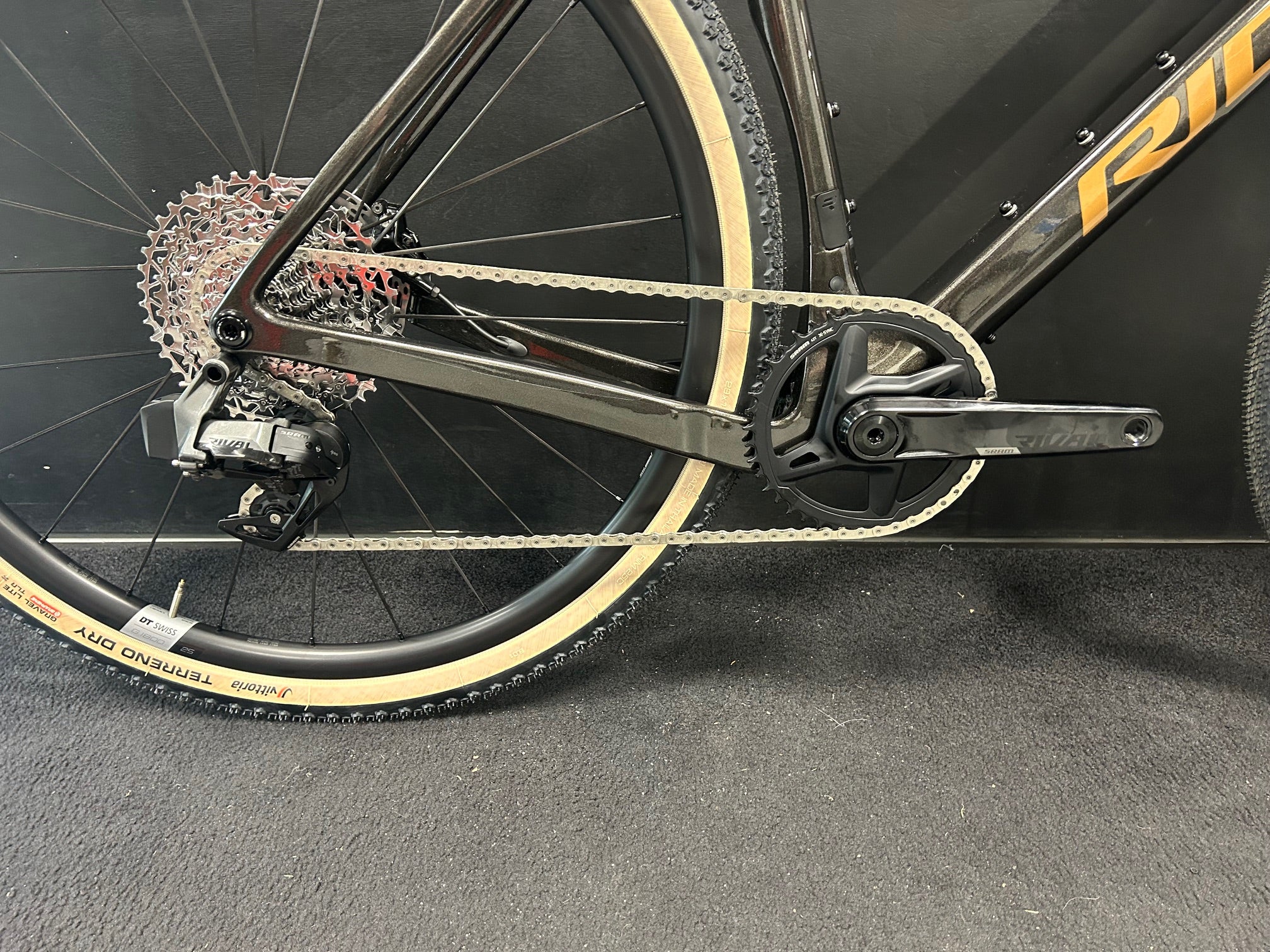 Ratas Ridley ASTR Rival XPLR 1x12 (M), must/kuldne