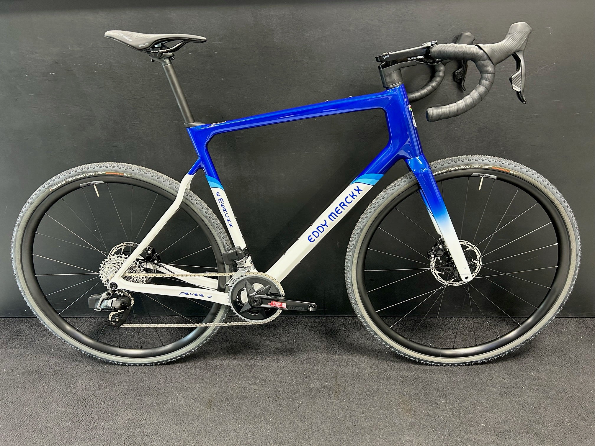 Ratas Eddy Merkcx Pévèle C Rival AXS Gravel 2x12 (L), sinine/valge