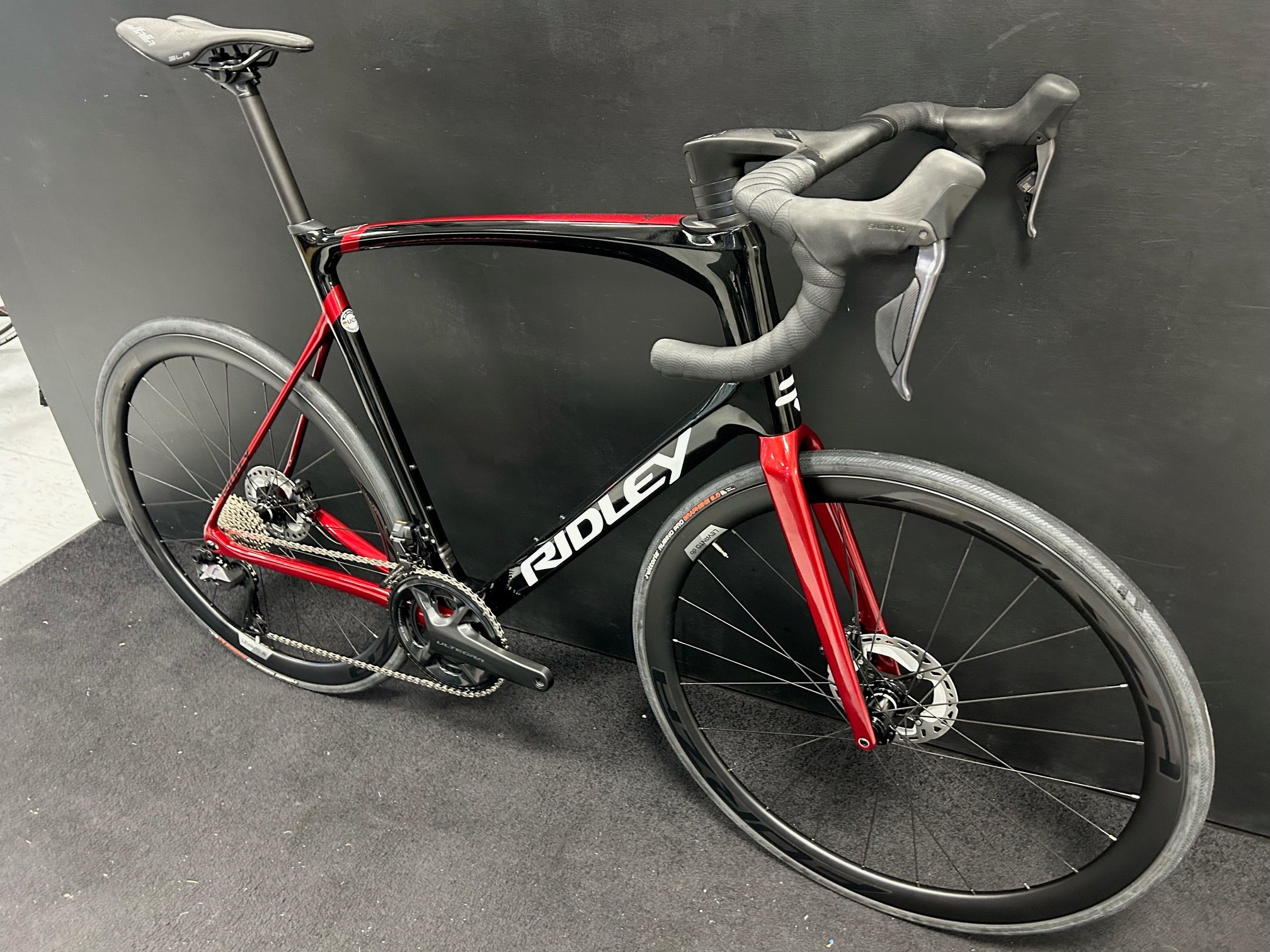 Ratas Ridley Fenix SLiC Ultegra DI2 (XL), must