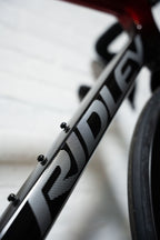 Ratas Ridley Falcn 105 DI2 // 2x12s (XS), must/valge/candy punane metallik