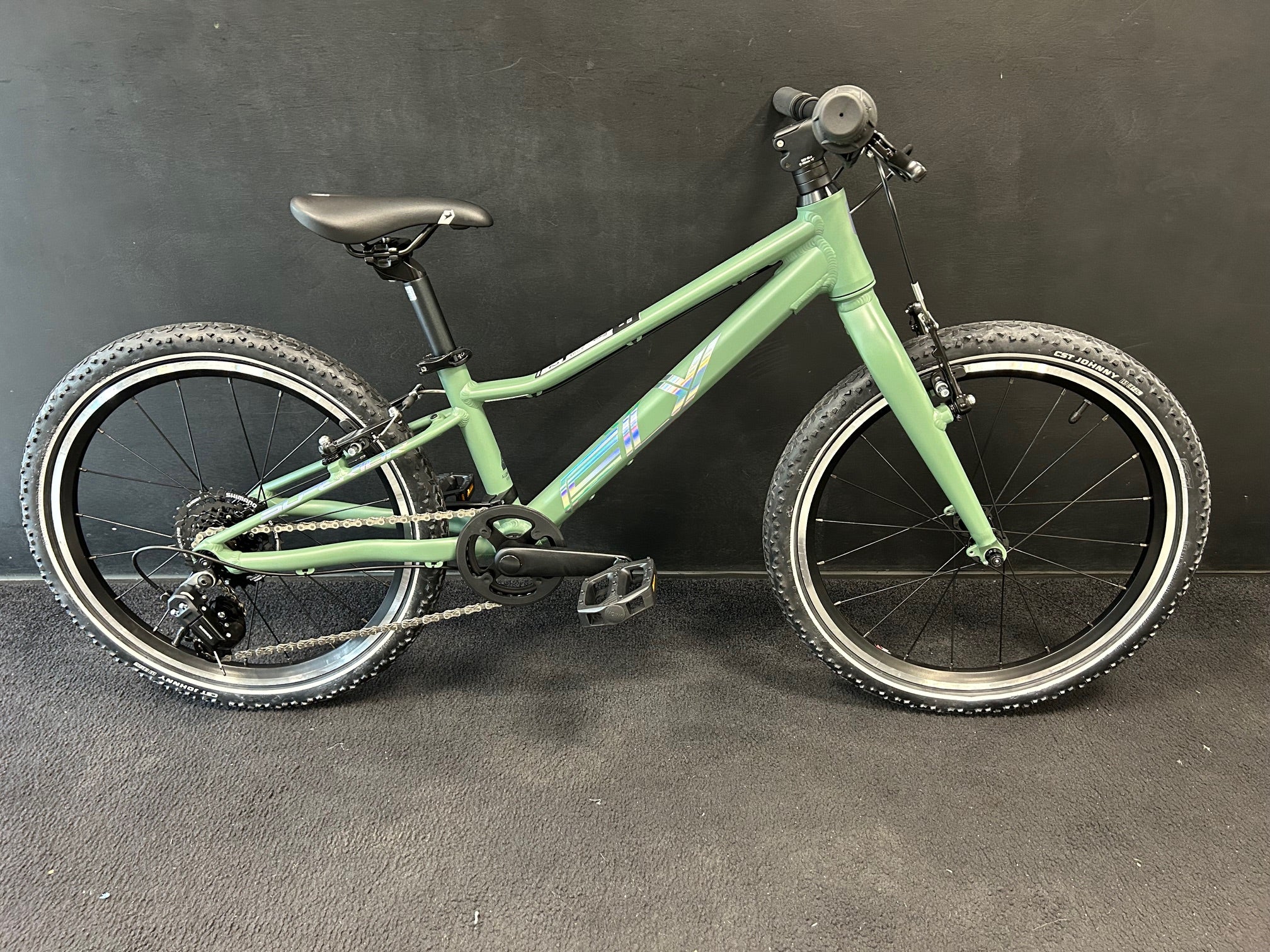 Ratas Superior FLY 20 matte green chrome