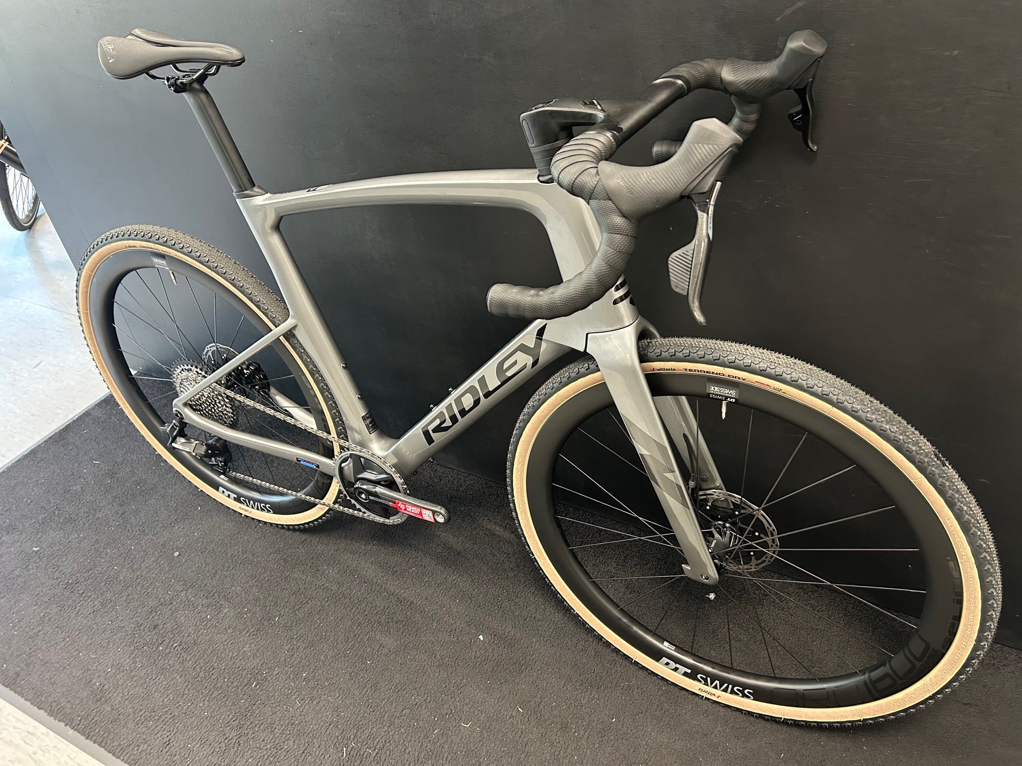 Ratas Ridley Kanzo Fast SRAM Force XPLR 1x12 (L), hall