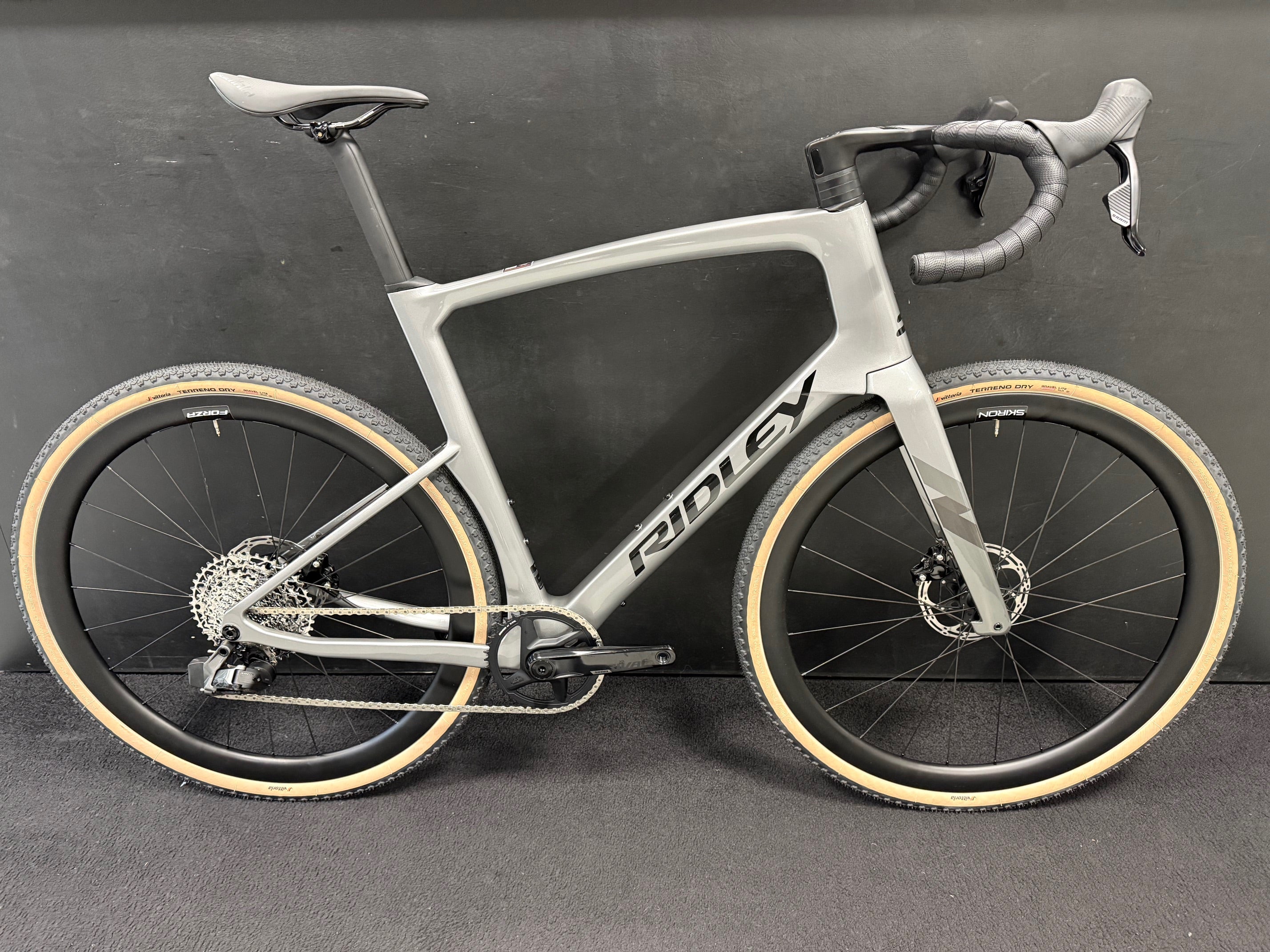 Ratas Ridley Kanzo Fast SRAM Rival XPLR 1x12 (L), hall