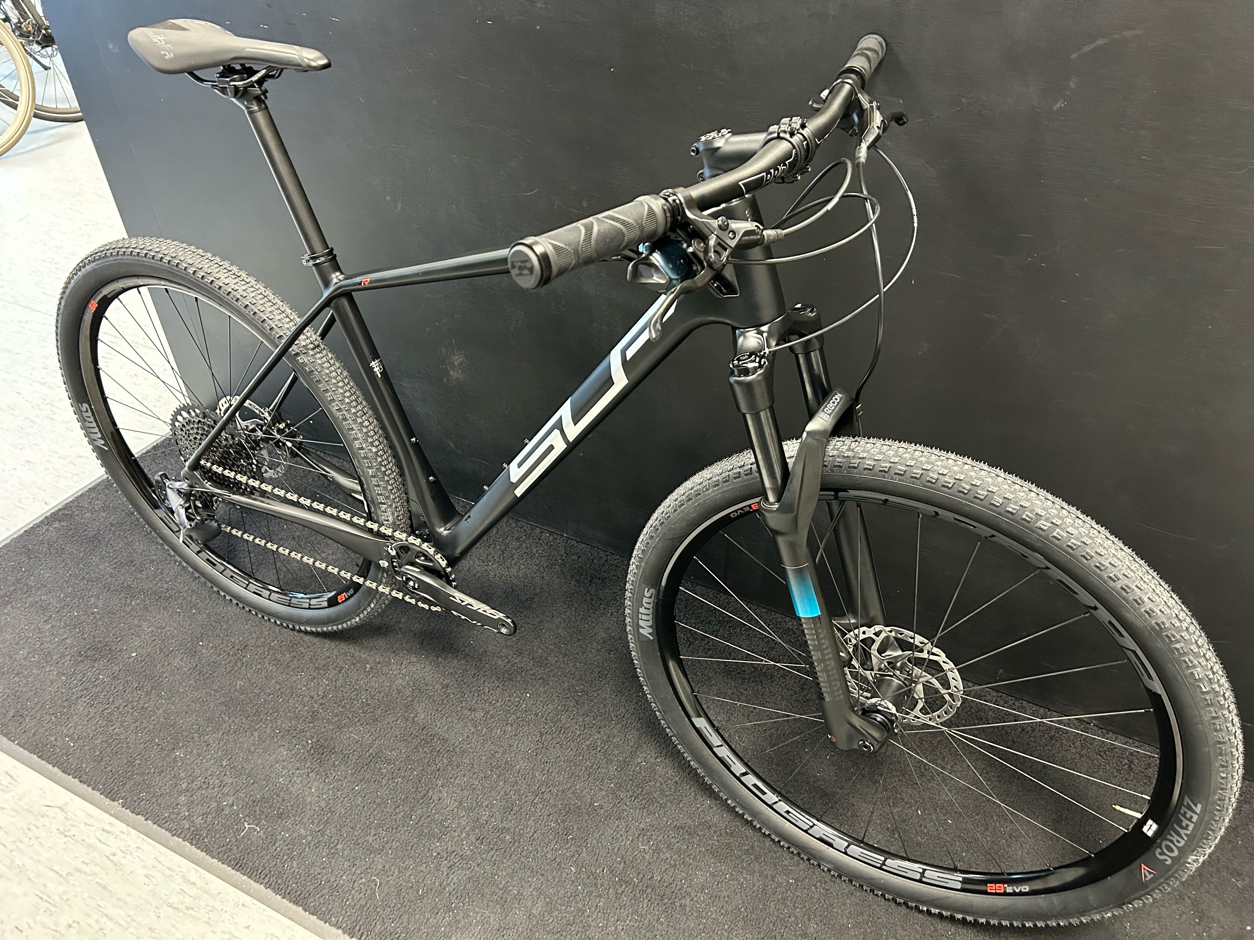 Ratas Superior Team 29 issue (L)